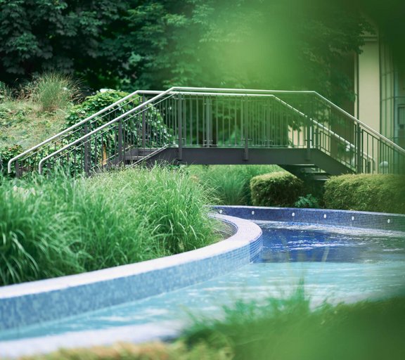 Outdoor-Fluss Lazy River und Thermen-Außenbereich Bad Ischl